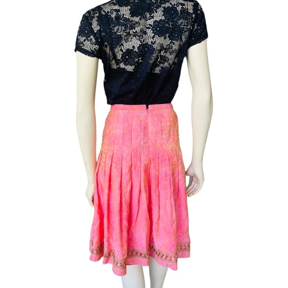 Antonia Melani Gold Embossed Pleated Skirt - Picture 8 of 9